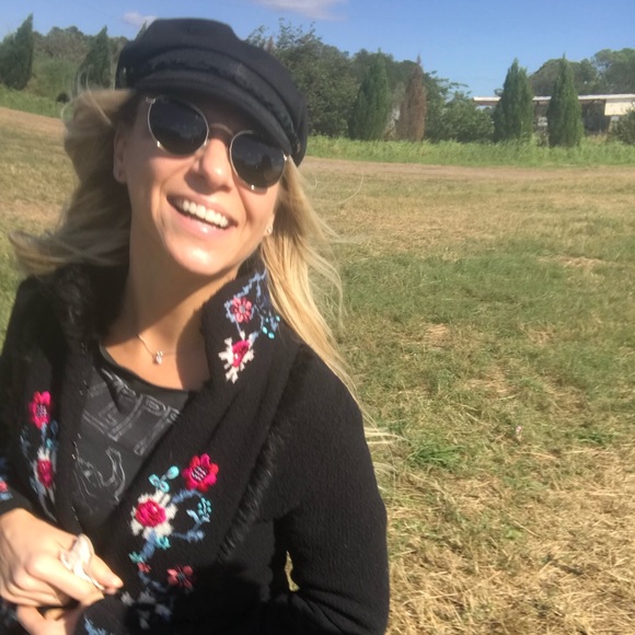 Meet your Posher, Elizabeth - Picture 1 of 1